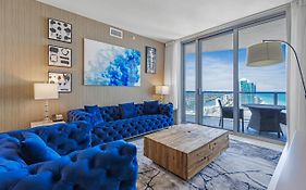 The Ultimate Resort - Beachfront 2 Bedroom Apartment With Direct Ocean View, Rooftop Pool, Hot Tub And Gym